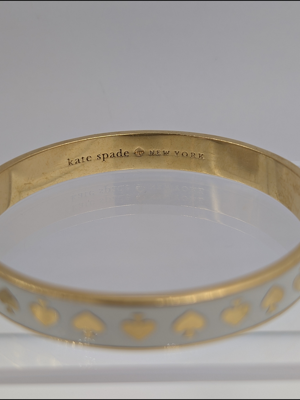Kate Spade New York Spade Floral Cream Enamel Bangle Bracelet Gold Tone 0215 - Picture 3 of 8